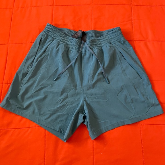 Lululemon Shorts Mens Medium Blue Stretch Perform Athleisure Yoga - Picture 1 of 6